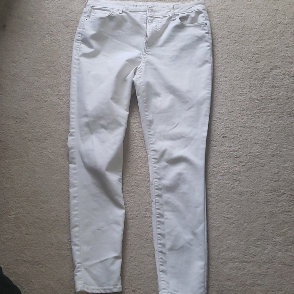 White skinny jeans